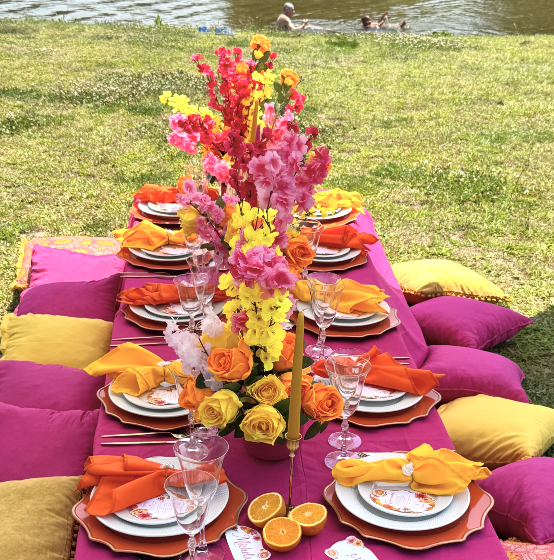 Mesa tropical e colorida — imagem ilustrativa de decoração